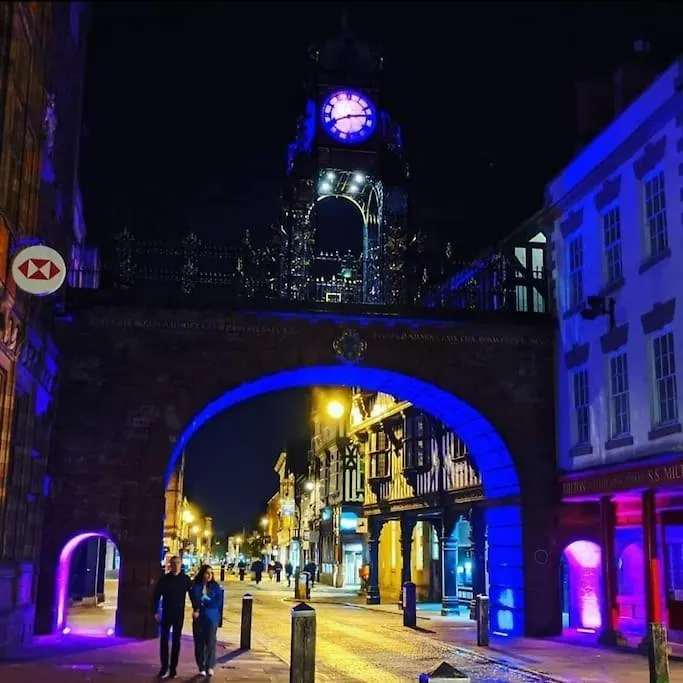 Spacious Duplex 2 Bed Apartment Central Location By Canal - Chester Uk 0*,  United Kingdom